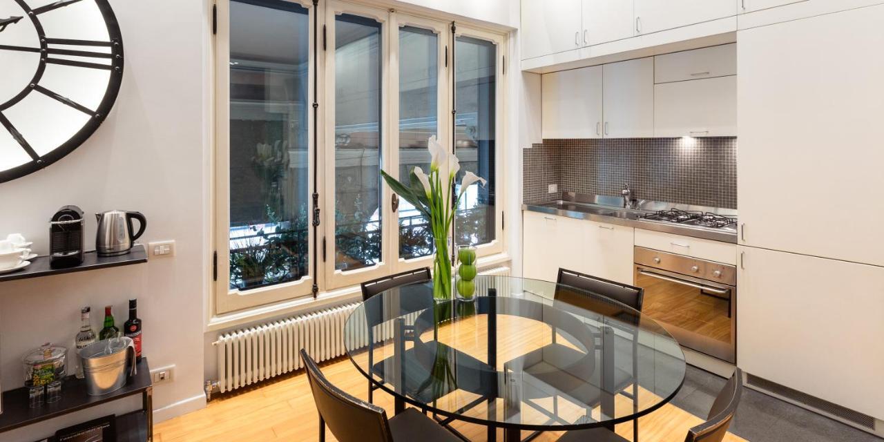 Suite Augustus - Free Parking Генуя Экстерьер фото