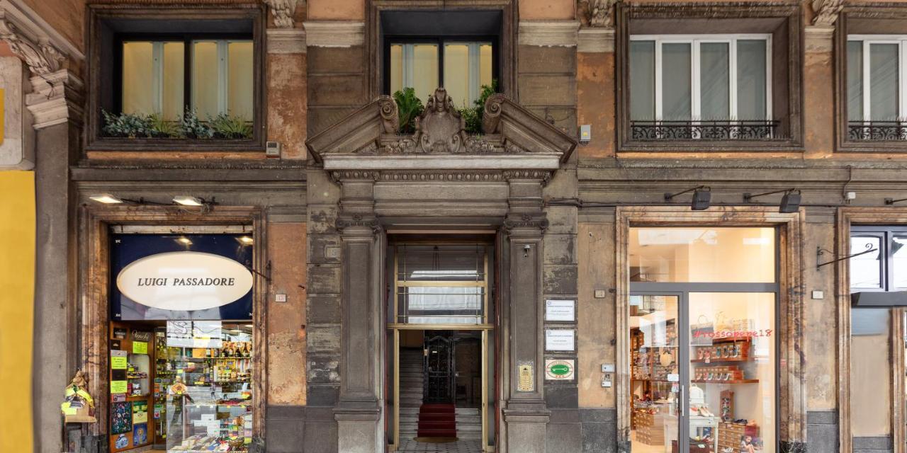 Suite Augustus - Free Parking Генуя Экстерьер фото