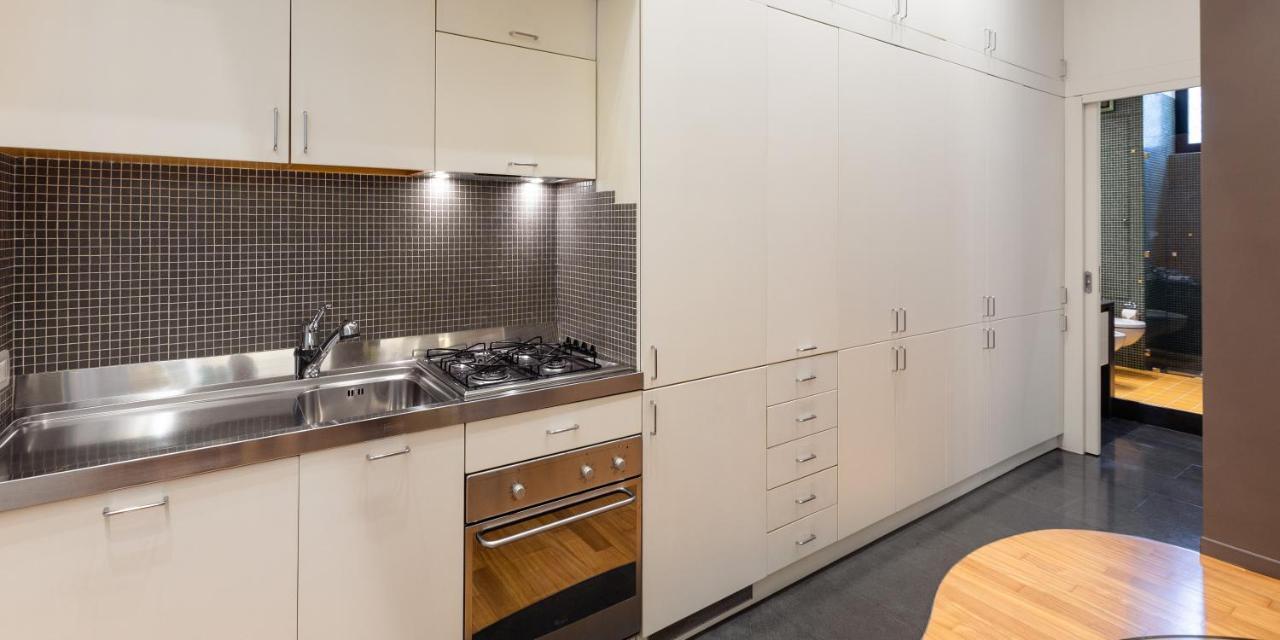 Suite Augustus - Free Parking Генуя Экстерьер фото